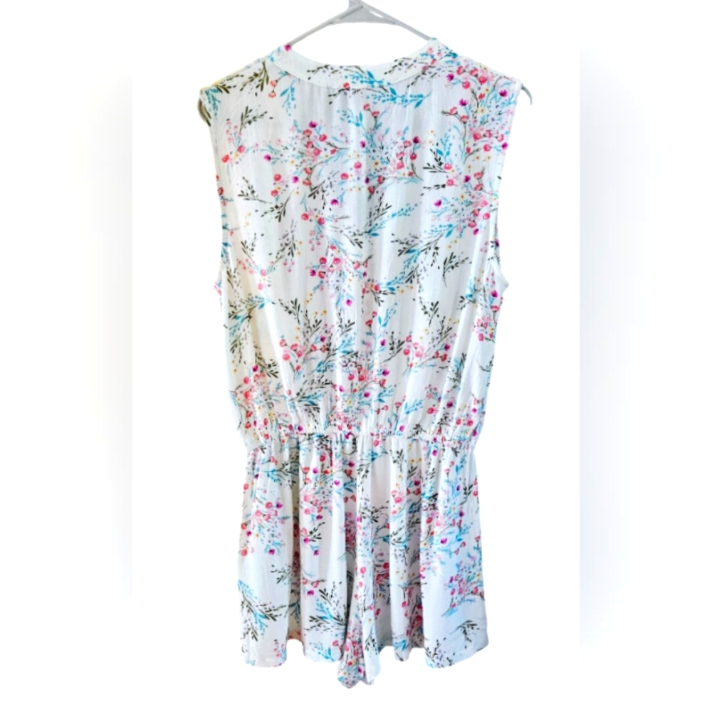 Lily Rose Ruffled Button Front Romper - Picture 4 of 9